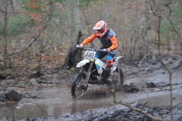 440 is roosting through the mud, wide open and chasing the podium! #DirtBikeLife #MudMasters #RaceDay