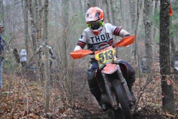  This 513 is roosting through the woods, chasing the podium ...