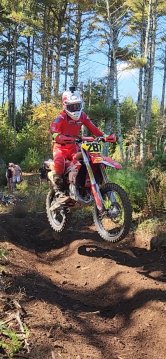  #281 sending it sky high, roosted and ready to rip! #HareSc...